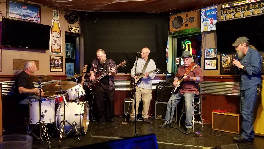 The Rusty Bucket Bar and Grill | restaurant | 3355 S Wadsworth Blvd, Lakewood, CO 80227, USA | 3039806200 OR +1 303-980-6200