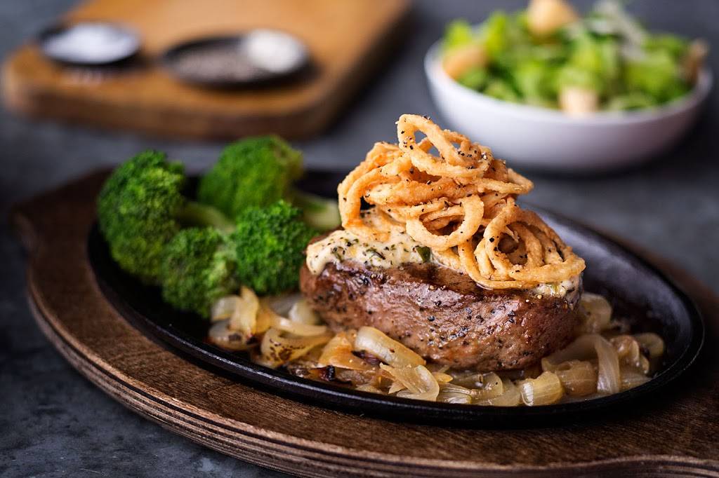 Logans Roadhouse | restaurant | 1716 Woodward Ave, Muscle Shoals, AL 35661, USA | 2563818052 OR +1 256-381-8052