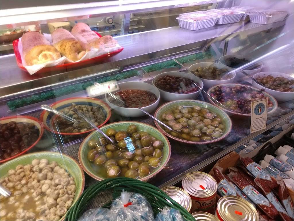 Giacomos Italian Market | restaurant | 2109 New Garden Rd E, Greensboro, NC 27410, USA | 3362822855 OR +1 336-282-2855