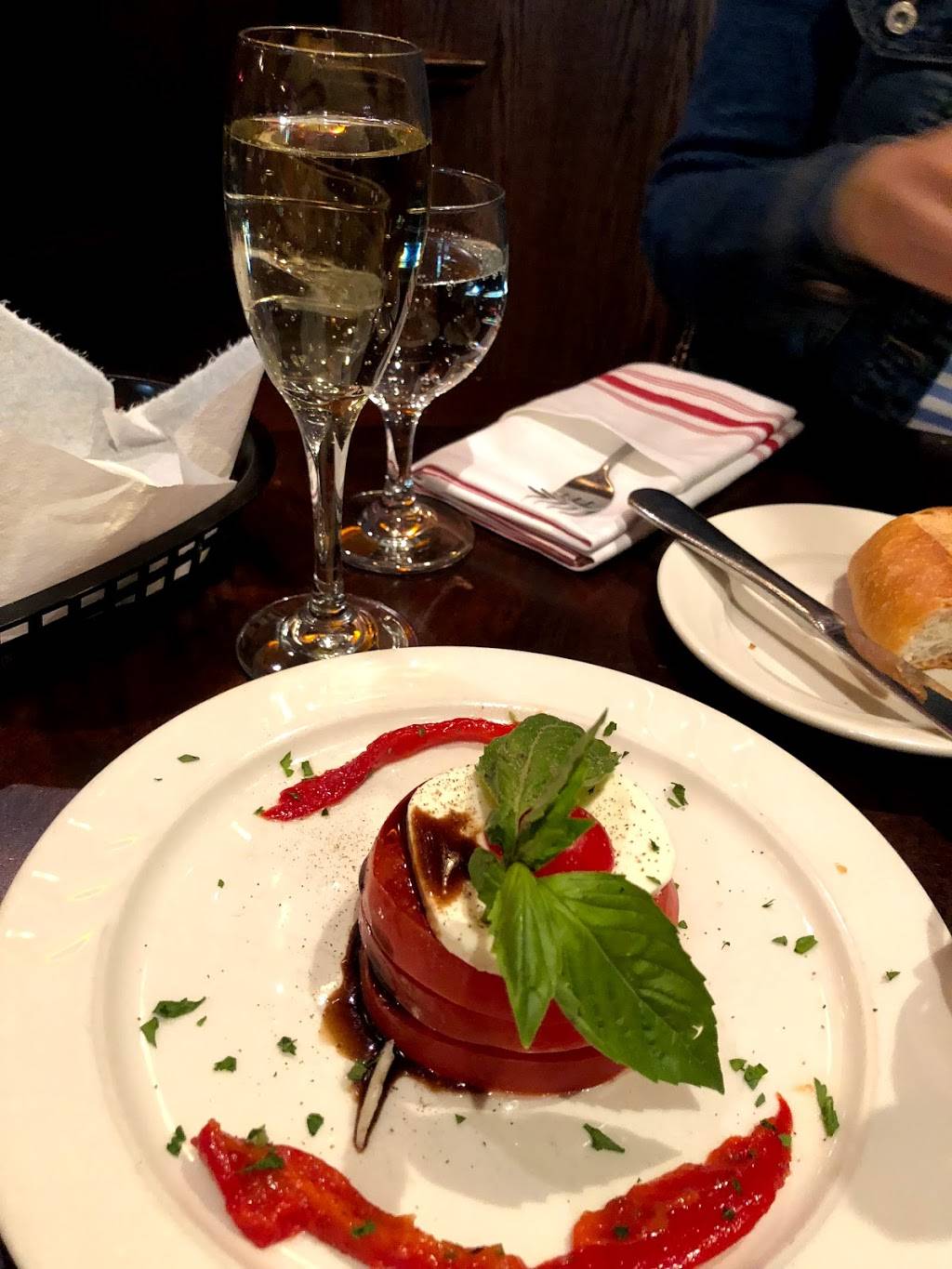 7 Old Fulton | restaurant | 7 Old Fulton St, Brooklyn, NY 11201, USA | 7187970007 OR +1 718-797-0007