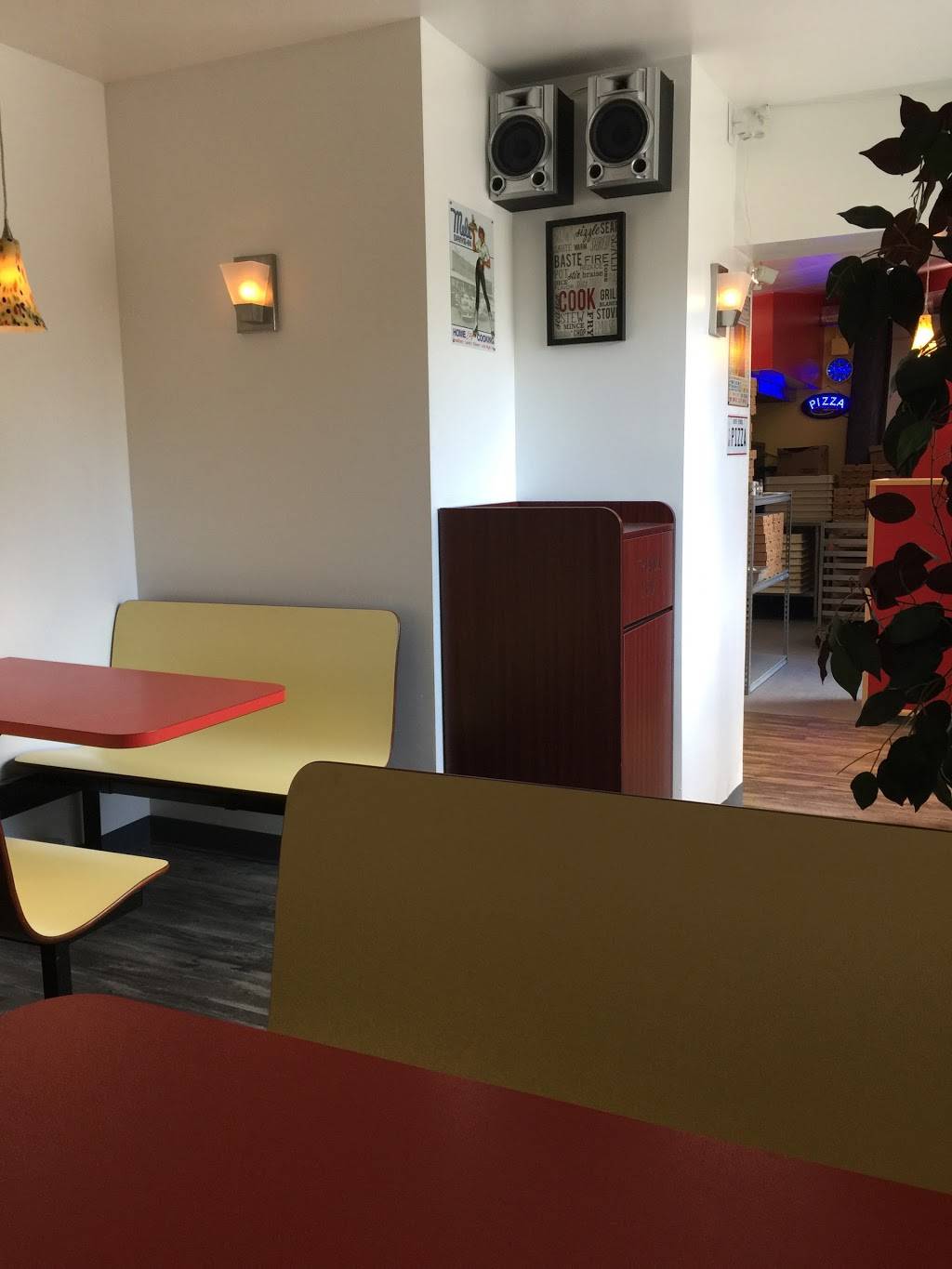 Mikes Pizza | meal delivery | 1116 Grove Ave, Radford, VA 24141, USA | 5407310000 OR +1 540-731-0000