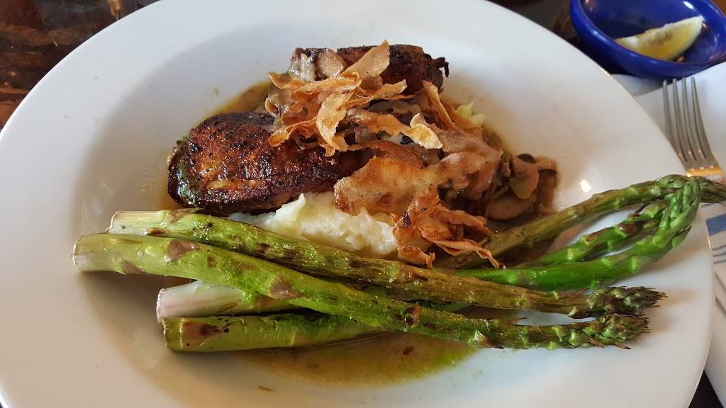 Fork Roadhouse | restaurant | 9890 Bodega Hwy, Sebastopol, CA 95472, USA | 7076347575 OR +1 707-634-7575