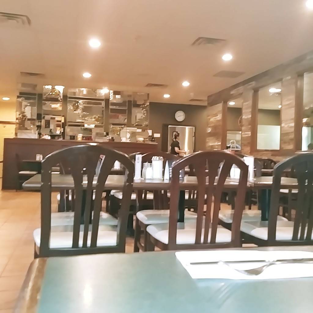 Chuckwagon Restaurant | restaurant | 32 Main St W, Kingsville, ON N9Y 1H3, Canada | 5197332395 OR +1 519-733-2395