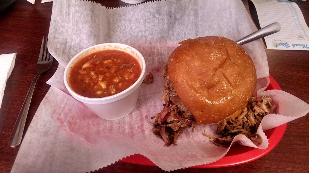 Smokin PO Boys BBQ | restaurant | 67 W Athens St, Winder, GA 30680, USA | 6784259374 OR +1 678-425-9374