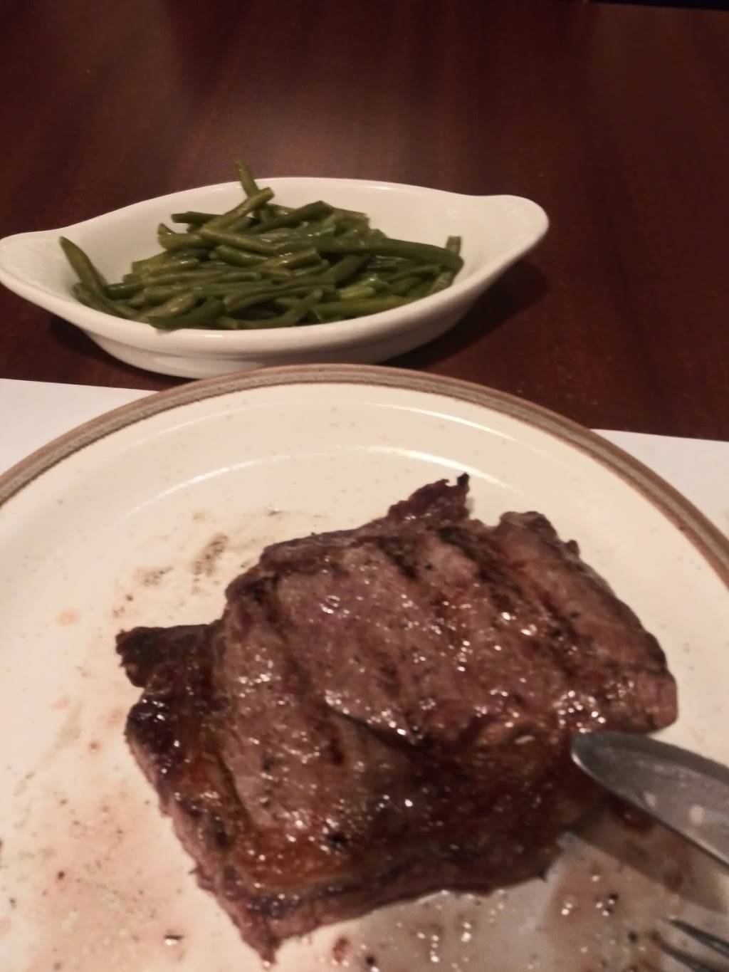 Alexanders | restaurant | 720 Merchant St, Ambridge, PA 15003, USA | 7242663115 OR +1 724-266-3115