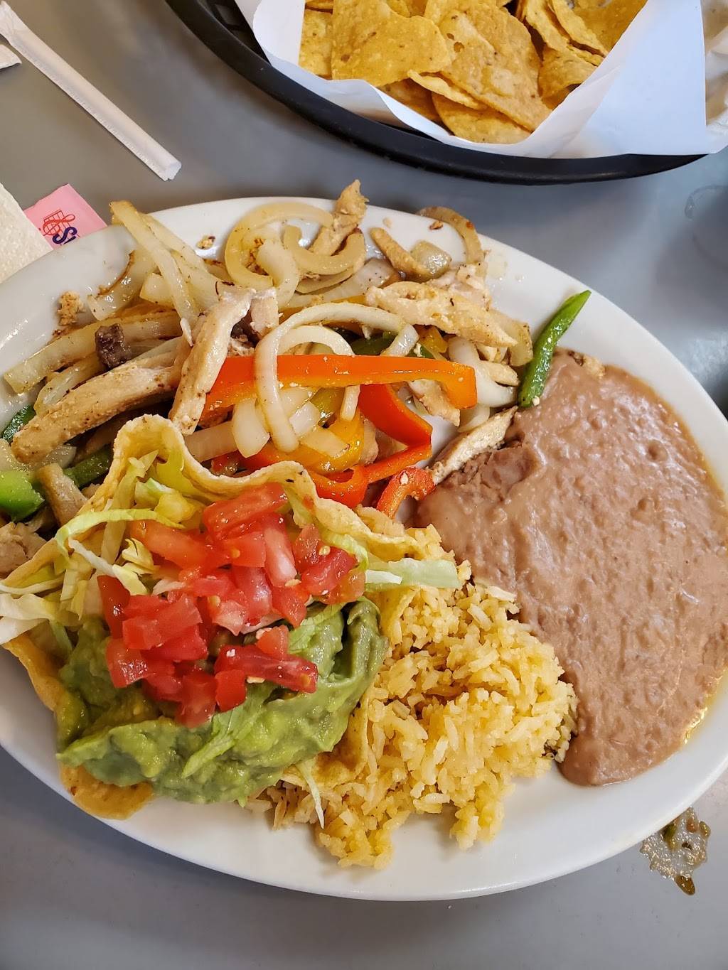 Cafe Lolitas | cafe | 402 1st Ave, Silvis, IL 61282, USA | 3097553352 OR +1 309-755-3352