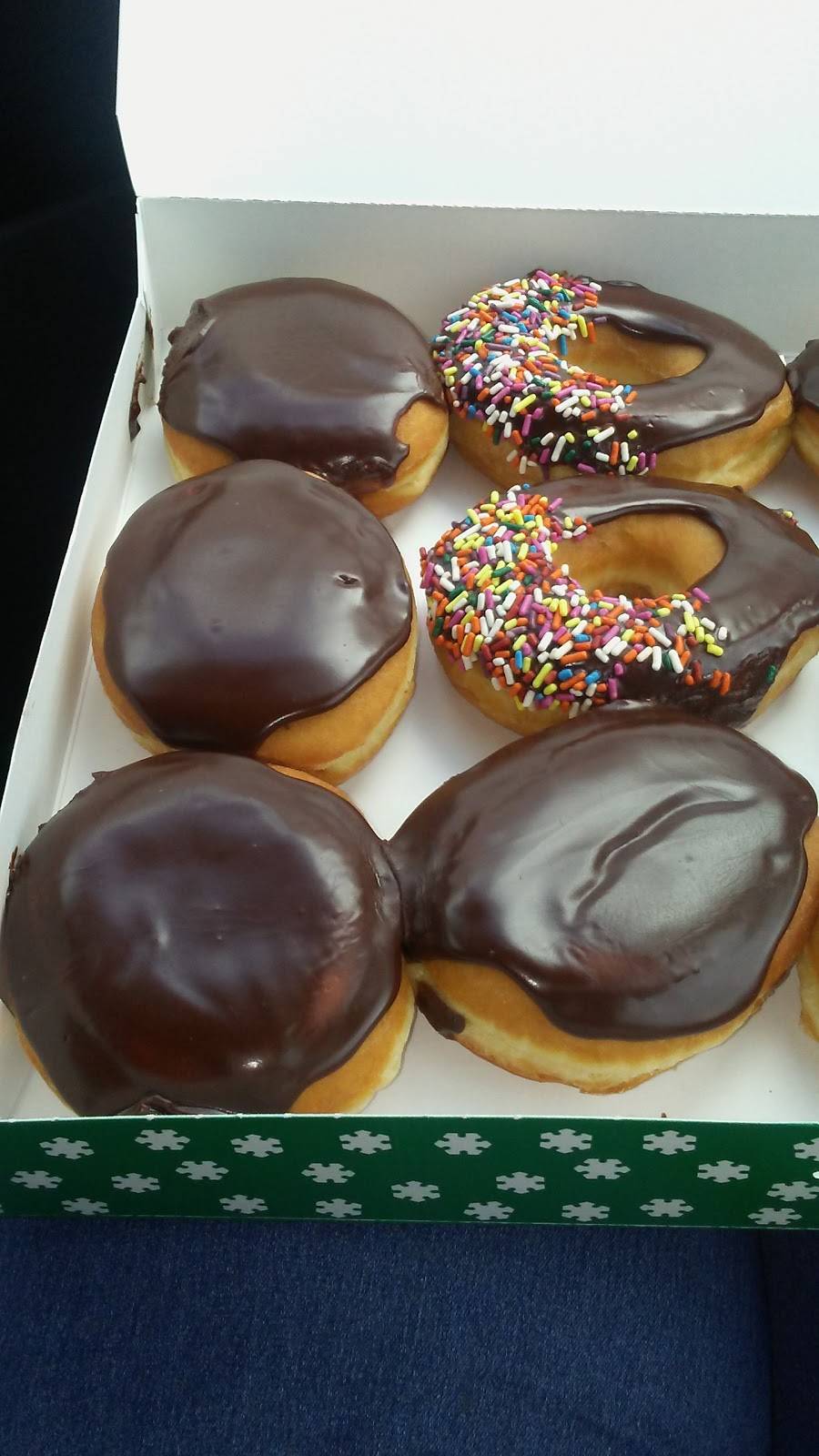 Dunkin | bakery | 807 W Vine St, Kissimmee, FL 34741, USA | 4079332545 OR +1 407-933-2545
