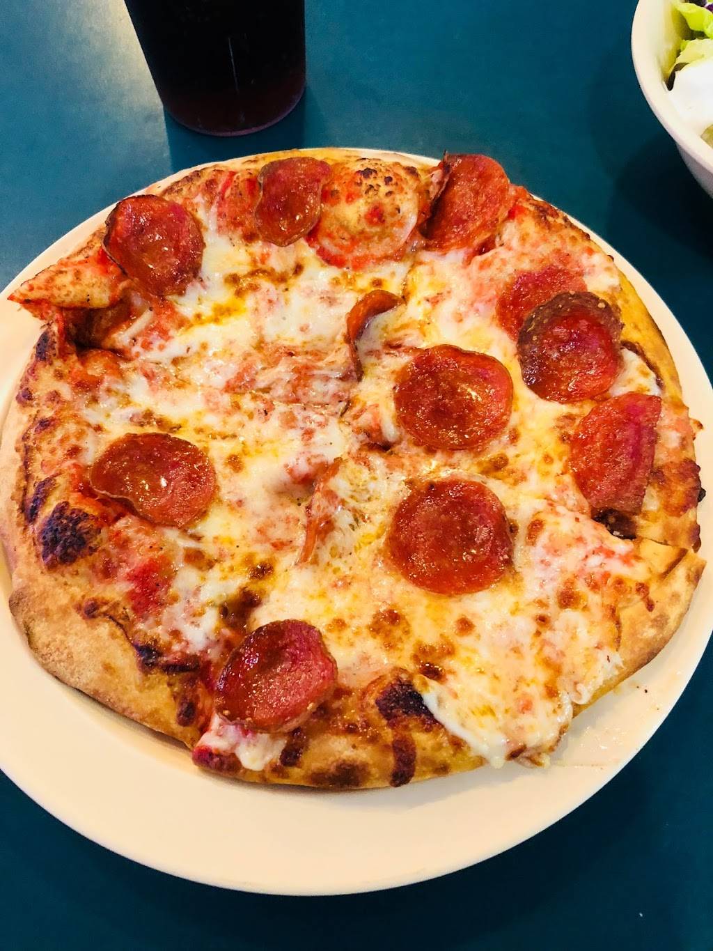 Ameci Pizza & Pasta | meal delivery | 4520, 27305 Live Oak Rd, Castaic, CA 91384, USA | 6612573855 OR +1 661-257-3855