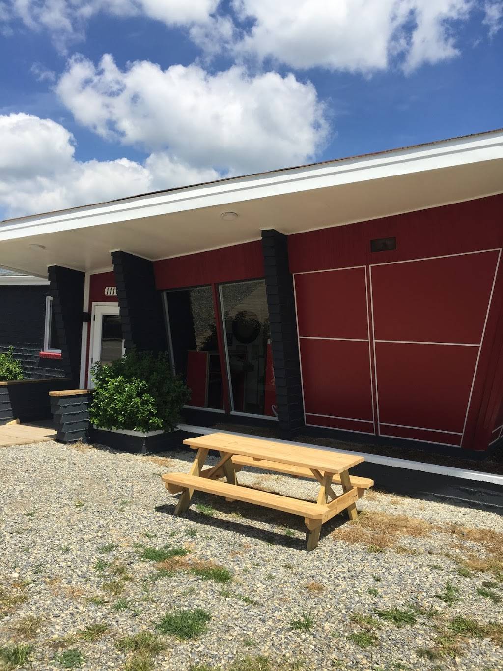 Mikes Pizza | meal delivery | 1116 Grove Ave, Radford, VA 24141, USA | 5407310000 OR +1 540-731-0000
