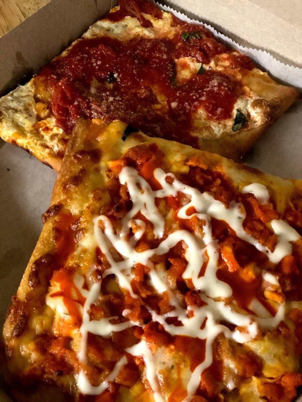 Marios Pizza | restaurant | 940 Manhattan Ave, Brooklyn, NY 11222, USA | 7183492700 OR +1 718-349-2700