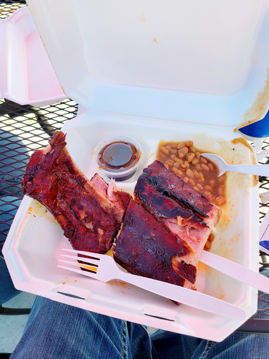 Tom’s BBQ Barn | restaurant | 1408 US-40, Naples, UT 84078, USA | 4352197082 OR +1 435-219-7082