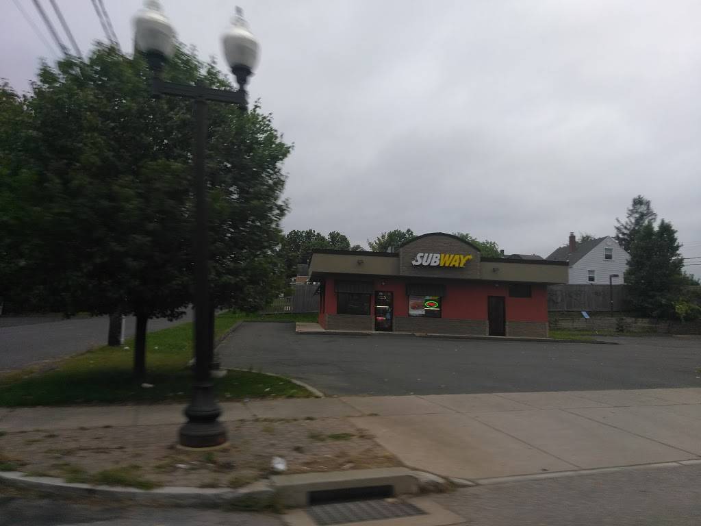 Subway | restaurant | 1144 New Britain Ave, West Hartford, CT 06110, USA | 8602317827 OR +1 860-231-7827