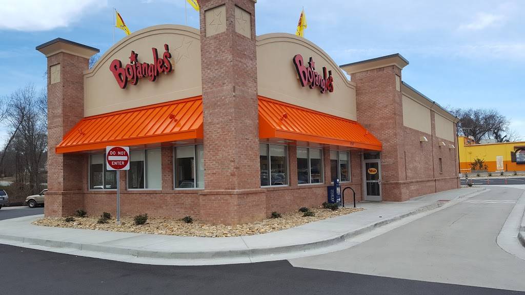 Bojangles Famous Chicken n Biscuits | restaurant | 1250 Peters Creek Pkwy, Winston-Salem, NC 27103, USA | 3367234623 OR +1 336-723-4623