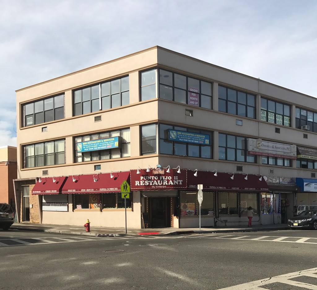 Punto Fijo II Restaurant | restaurant | 30 Howe Ave, Passaic, NJ 07055, USA | 9739286644 OR +1 973-928-6644