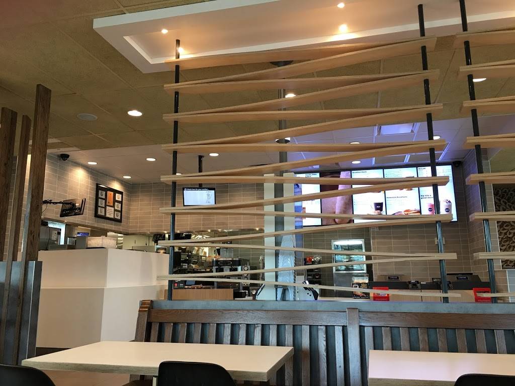 McDonalds | cafe | 113 N Gulf Fwy, League City, TX 77573, USA | 2813323345 OR +1 281-332-3345