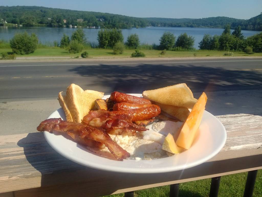 Head Lake Grill | restaurant | 48 Highland St, Haliburton, ON K0M 1S0, Canada | 7054559630 OR +1 705-455-9630
