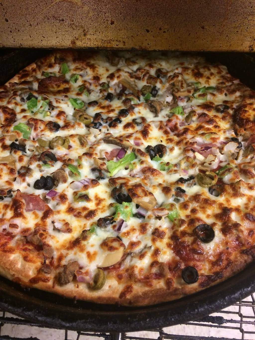 Milanos Pizza | restaurant | 101 E Main St, Gun Barrel City, TX 75156, USA | 9038872275 OR +1 903-887-2275