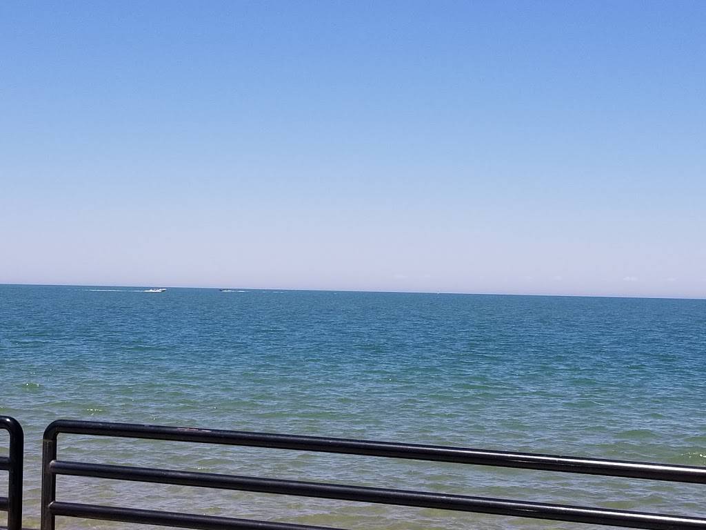 Beach House Grill | restaurant | Wright Park Dr, Dunkirk, NY 14048, USA | 7166803080 OR +1 716-680-3080