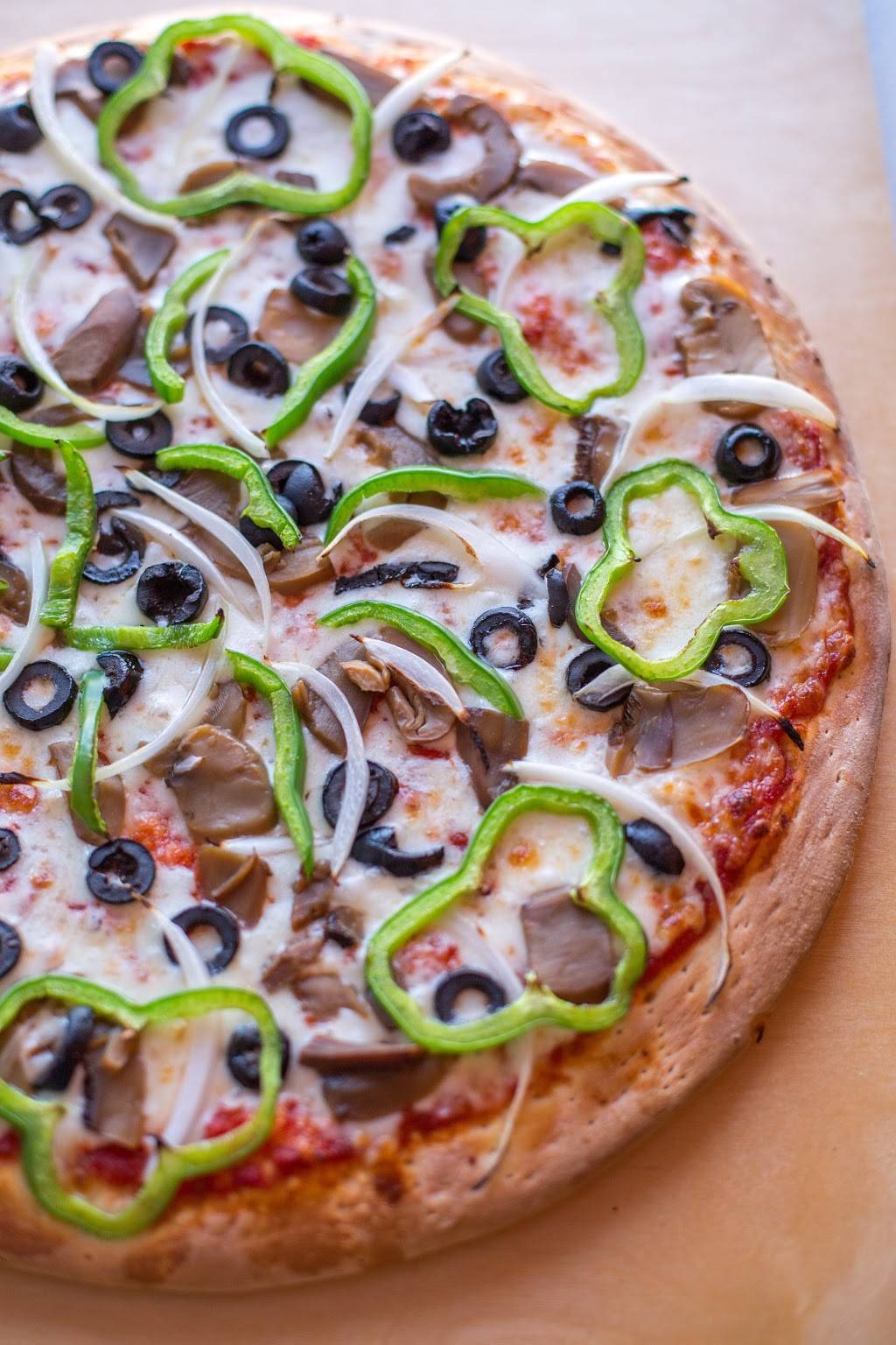Gus Gus Pizza | meal takeaway | Sin nombre No. 1356 24366_E50, Villa del Real VIII, Tijuana, B.C., Mexico | 016647995391 OR +52 664 799 5391