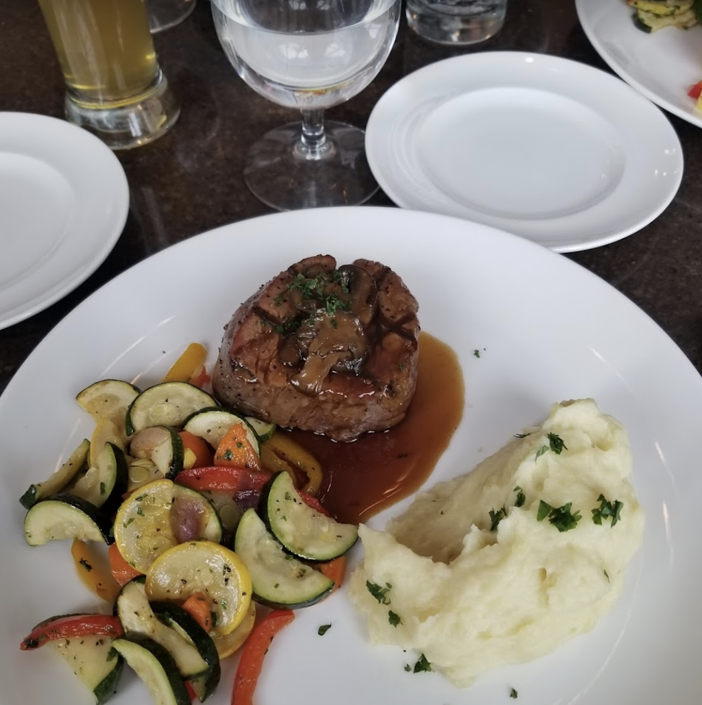 RiverStone Restaurant | restaurant | 1905 Central Coast Ln, Fort Atkinson, WI 53538, USA | 9205425118 OR +1 920-542-5118