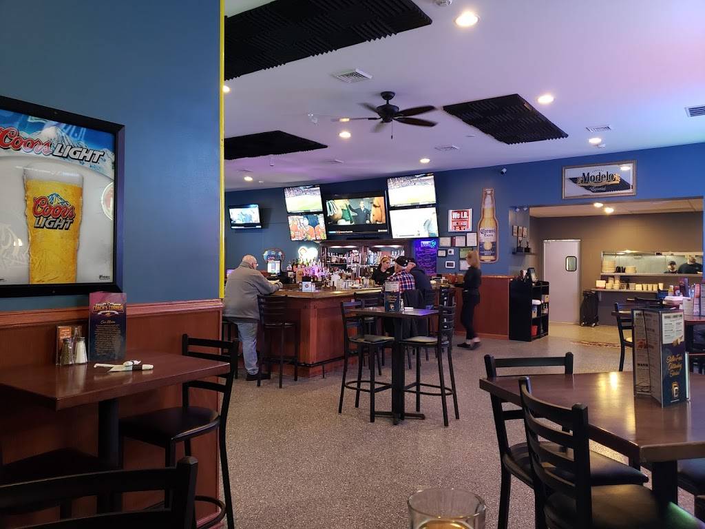 Coach’s Corner Bar & Grill | restaurant | 622 S State St, Belvidere, IL 61008, USA | 8155663439 OR +1 815-566-3439