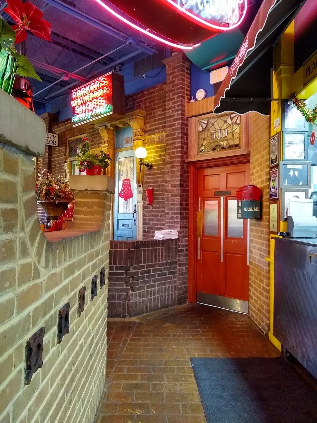 Portillos Hot Dogs | meal takeaway | 134 E Lake St, Bloomingdale, IL 60108, USA | 6303513855 OR +1 630-351-3855
