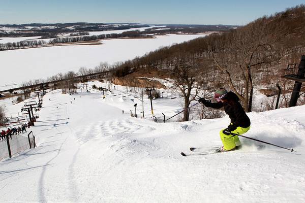 Chestnut Mountain Resort | restaurant | 8700 W Chestnut Mountain Rd, Galena, IL 61036, USA | 8003971320 OR +1 800-397-1320