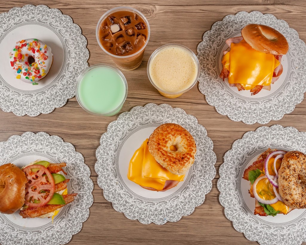 Sweet & Savory Donuts and Bagels, Inc | bakery | 1026A Clement St, Radford, VA 24141, USA | 5408389085 OR +1 540-838-9085
