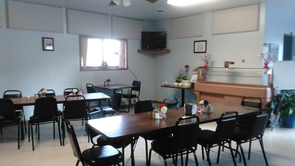Bettys Place | restaurant | 109 E Main St, Bruning, NE 68322, USA | 4023532725 OR +1 402-353-2725