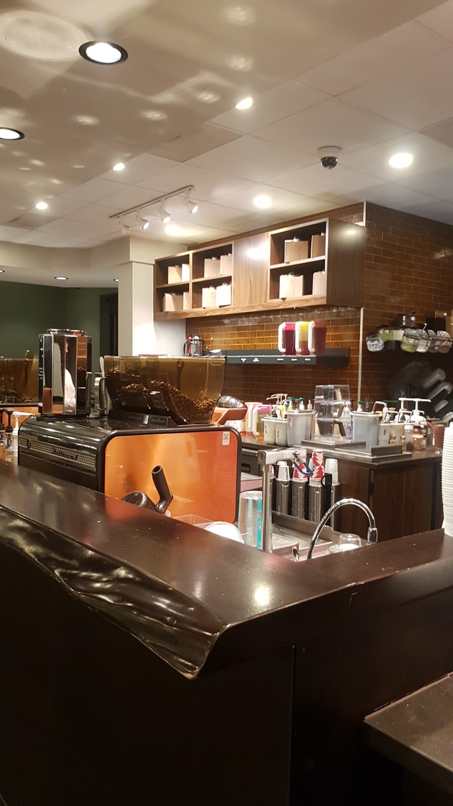 Starbucks | cafe | 3302 O St, Lincoln, NE 68510, USA | 4024355400 OR +1 402-435-5400