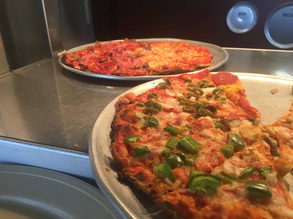 Pizza Man of Salem | restaurant | 1413 W Main St, Salem, IL 62881, USA | 6185485331 OR +1 618-548-5331