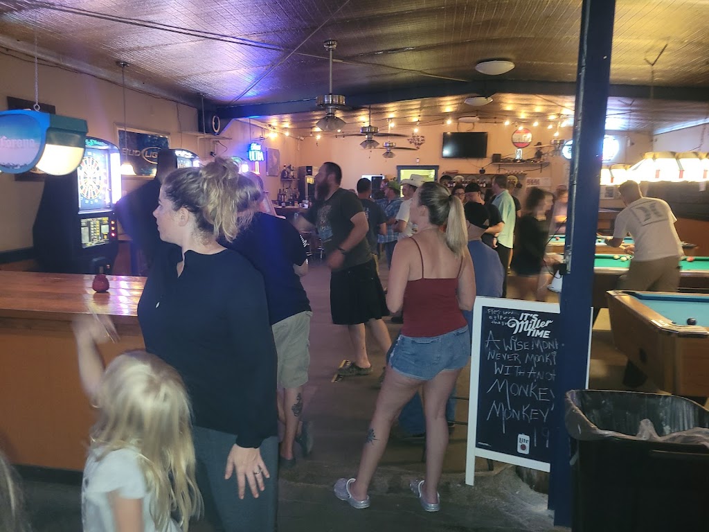 The Den of Drunken Monkeys | restaurant | 3510 US-59, Shepherd, TX 77371, USA | 9366283387 OR +1 936-628-3387